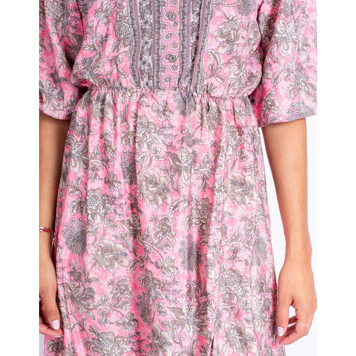 KM2016C – Rosa Kleid mit grauen Blumen