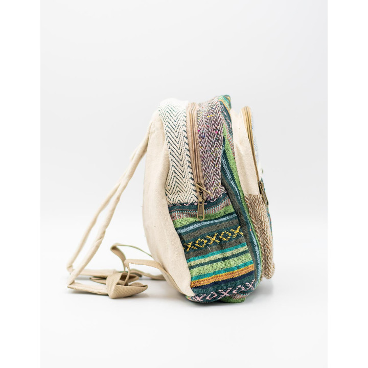 BMH0022 - Mochila Kimago de Cânhamo Étnico: Artesanato Indiano Autêntico com Design Versátil e Exclusivo