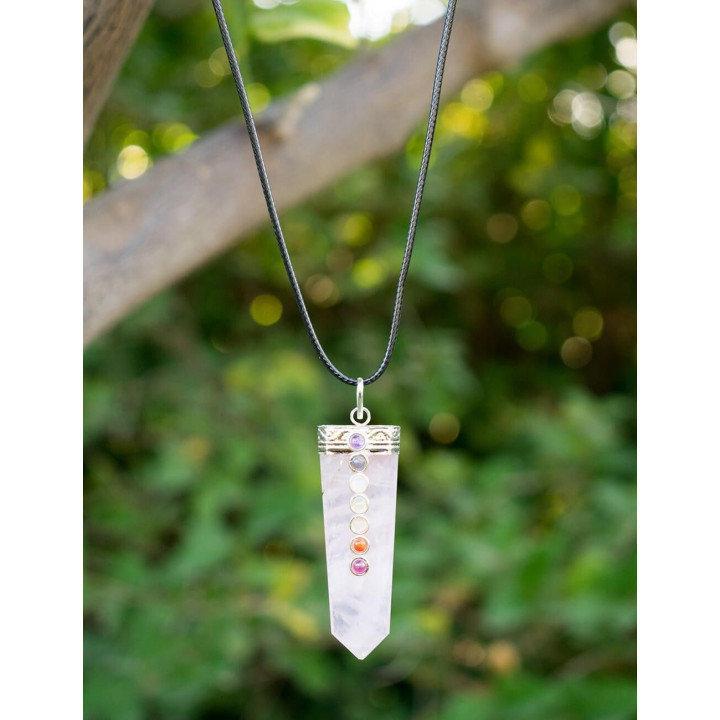 KDH0001R - Pendente Chato in quarzo rosa con 7 chakra
