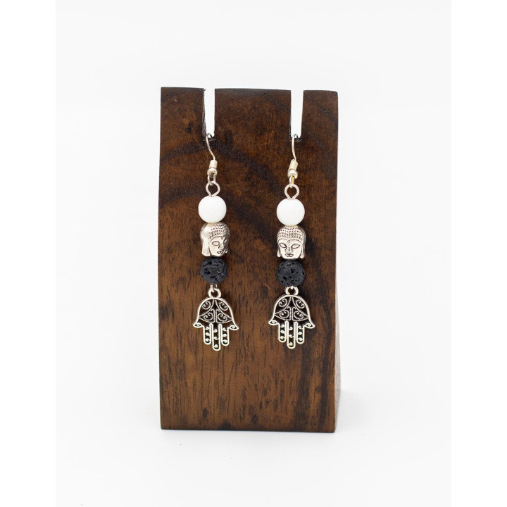 SPE0082 - Pendientes Artesanales Indios de Latón Plateado - Joyería Étnica Exclusiva con Piedras Únicas y Sanscrito