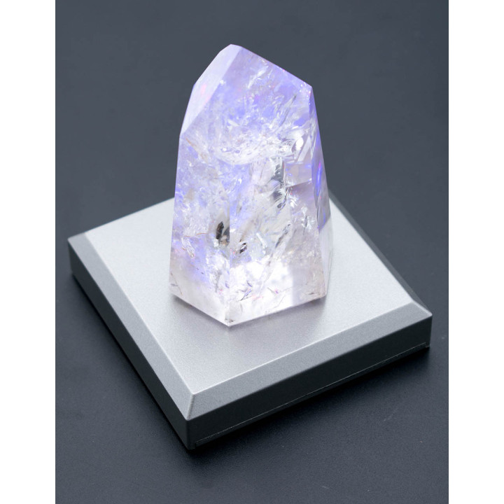 TPI1000 - Kristallquarz auf LED-Licht